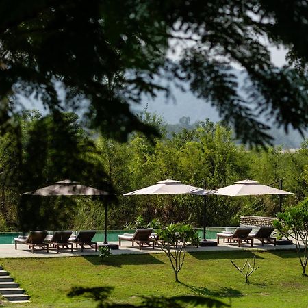 Sanctuary - Chitwan National Park , Nepal Hotel Exterior photo