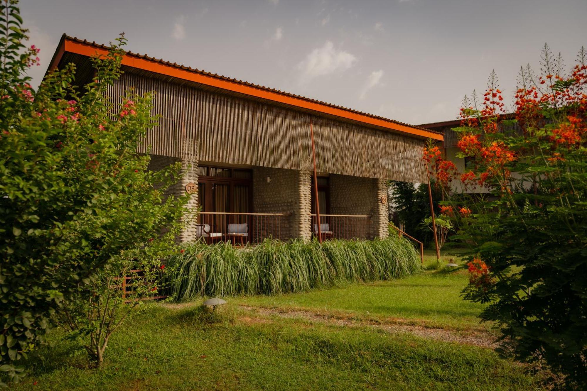 Sanctuary - Chitwan National Park , Nepal Hotel Exterior photo