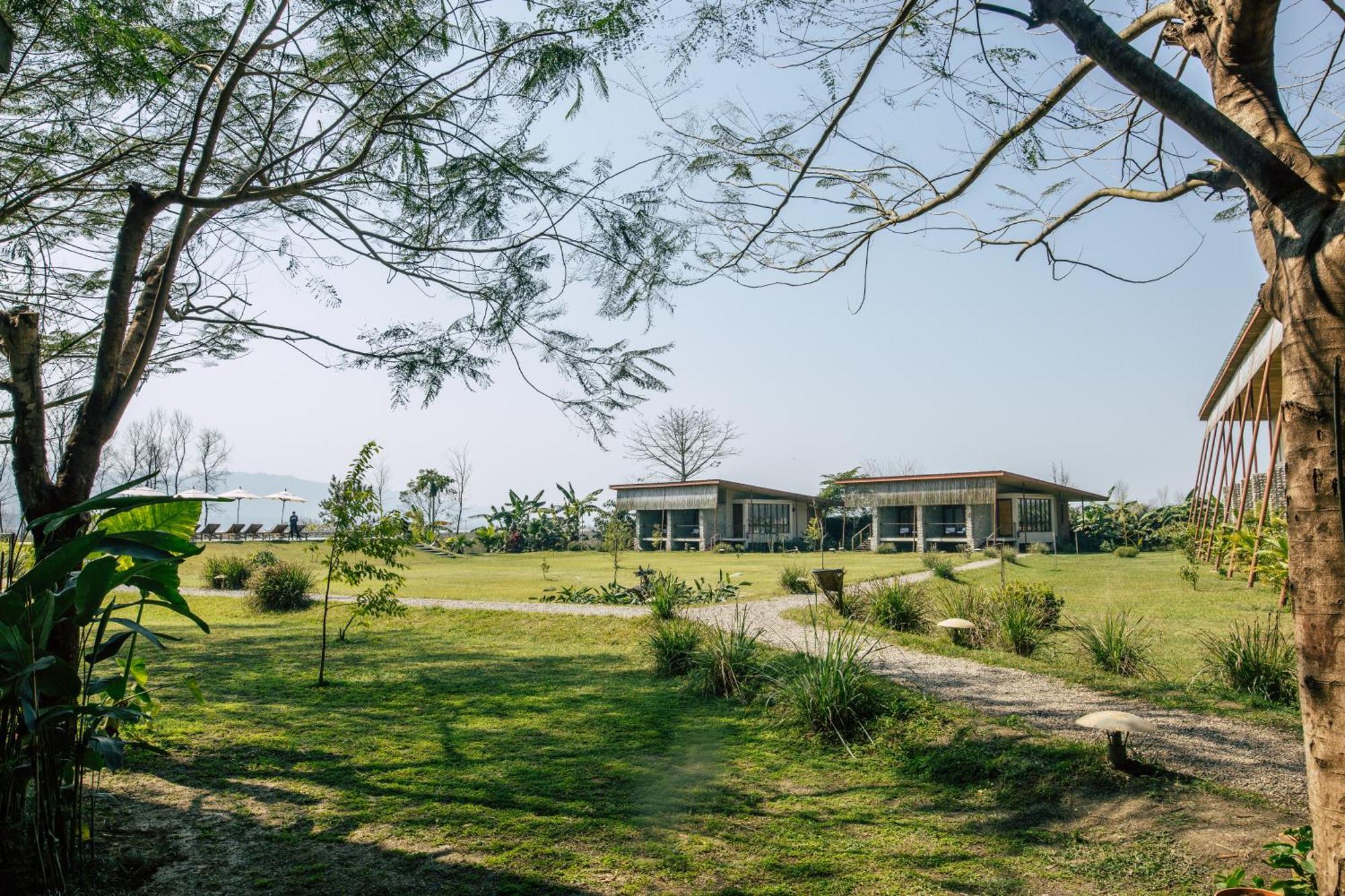 Sanctuary - Chitwan National Park , Nepal Hotel Exterior photo