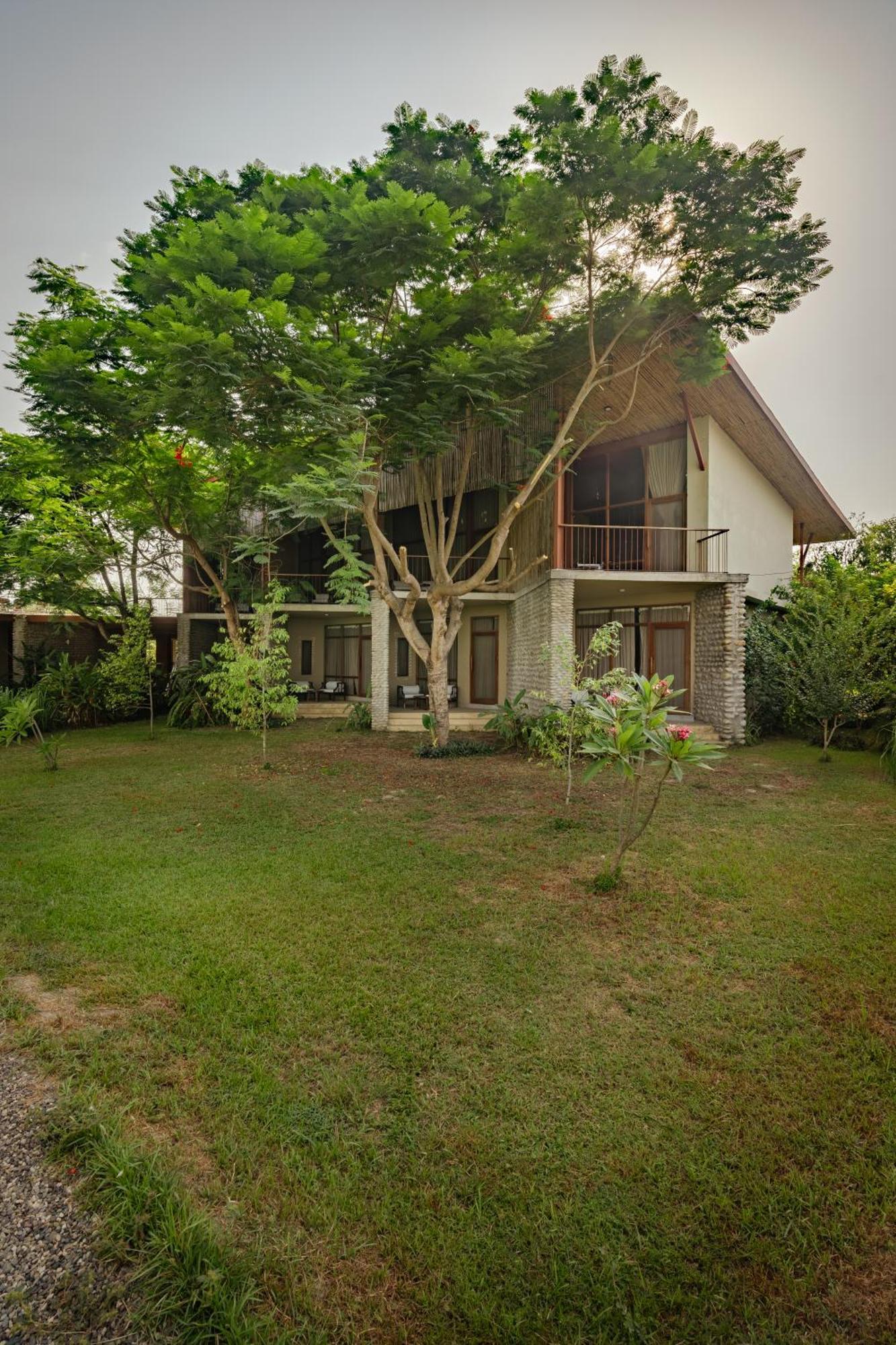 Sanctuary - Chitwan National Park , Nepal Hotel Exterior photo