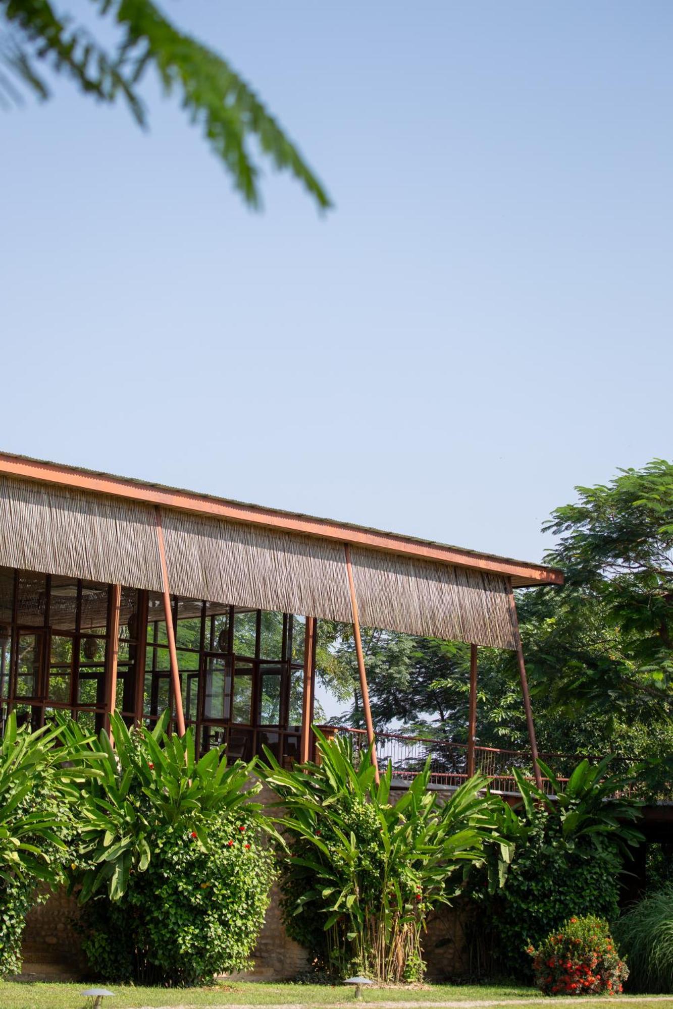 Sanctuary - Chitwan National Park , Nepal Hotel Exterior photo
